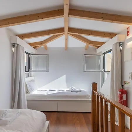 Lejlighed King Bed Suite, Loft With 3wc, Ac & Self-check-in.