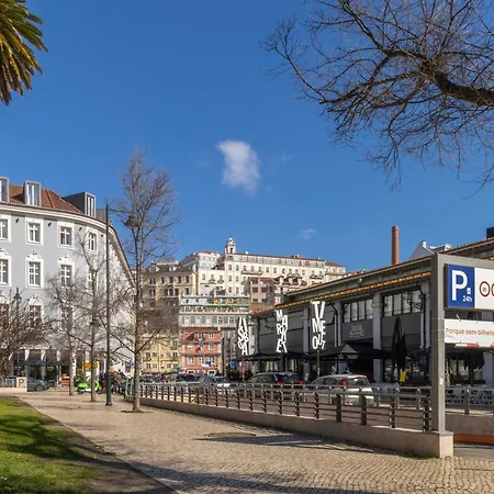 King Bed Suite, Loft With 3wc, Ac & Self-check-in. Lejlighed Lisboa