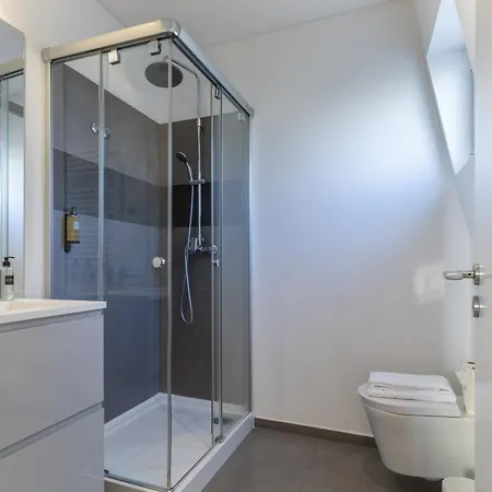 King Bed Suite, Loft With 3wc, Ac & Self-check-in. *