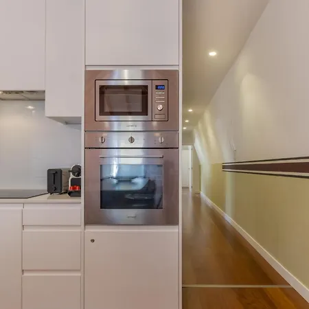 דירה King Bed Suite, Loft With 3wc, Ac & Self-check-in. ליסבון