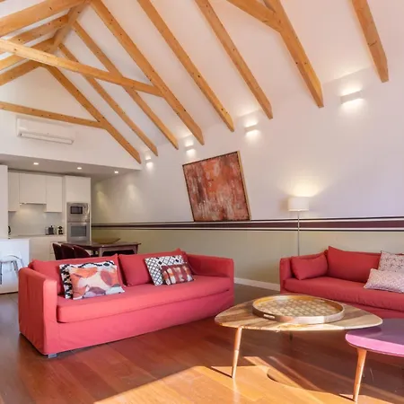 King Bed Suite, Loft With 3wc, Ac & Self-check-in. דירה ליסבון