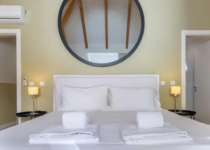 King Bed Suite, Loft With 3wc, Ac & Self-check-in. リスボン