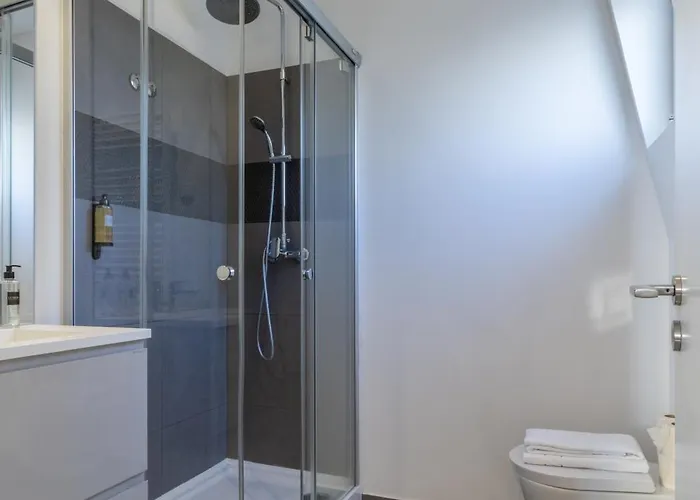 King Bed Suite, Loft With 3wc, Ac & Self-check-in. *