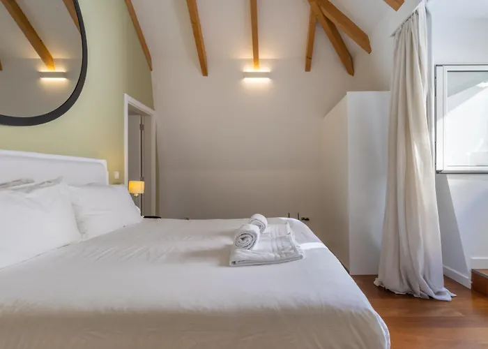 Apartman King Bed Suite, Loft With 3wc, Ac & Self-check-in. *