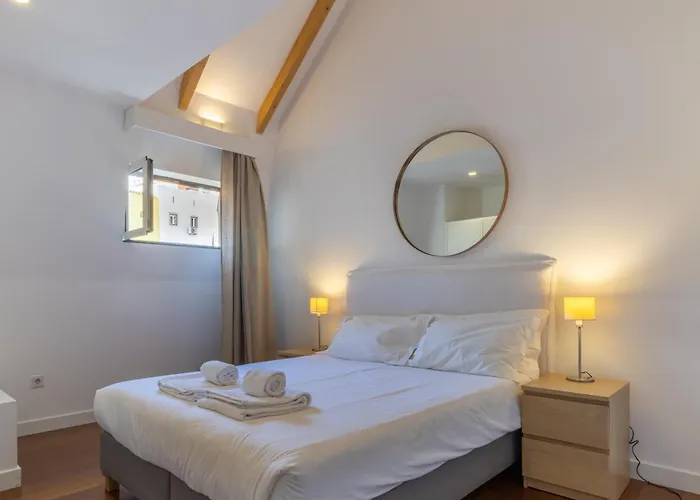 King Bed Suite, Loft With 3wc, Ac & Self-check-in. * リスボン