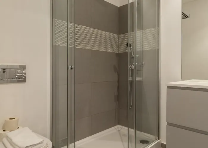 King Bed Suite, Loft With 3wc, Ac & Self-check-in. *