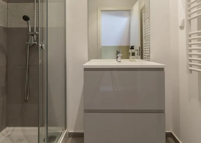 Apartman King Bed Suite, Loft With 3wc, Ac & Self-check-in.