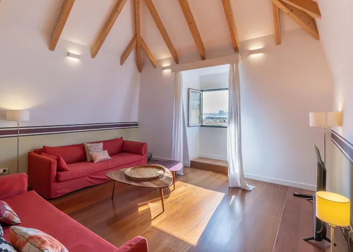 Apartman King Bed Suite, Loft With 3wc, Ac & Self-check-in. Lisboa