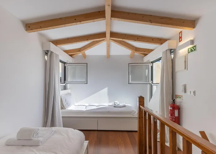 アパート King Bed Suite, Loft With 3wc, Ac & Self-check-in.