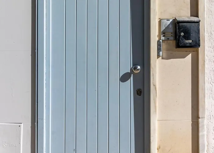 King Bed Suite, Loft With 3wc, Ac & Self-check-in. Lisboa