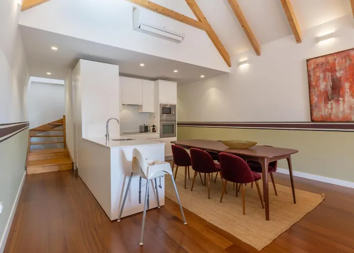 King Bed Suite, Loft With 3wc, Ac & Self-check-in. Apartman