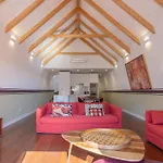 Διαμέρισμα King Bed Suite, Loft With 3wc, Ac & Self-check-in. Lisboa
