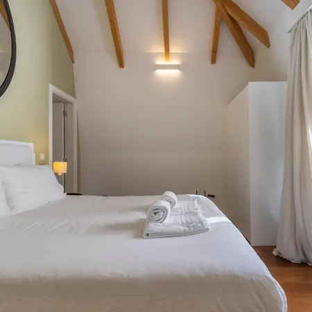 Apartment King Bed Suite, Loft With 3wc, Ac & Self-check-in. *