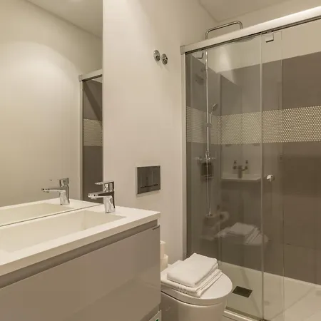 King Bed Suite, Loft With 3wc, Ac & Self-check-in. *