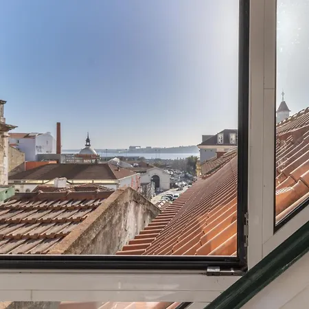 Apartment King Bed Suite, Loft With 3wc, Ac & Self-check-in. Lissabon