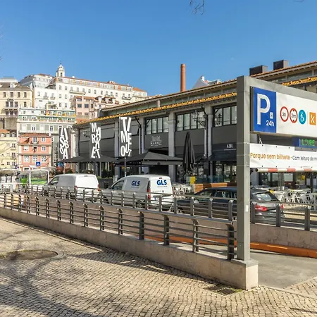 King Bed Suite, Loft With 3wc, Ac & Self-check-in. Lissabon